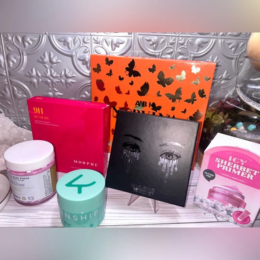 High end Makeup & Skincare Bundle - Picture 1 of 8